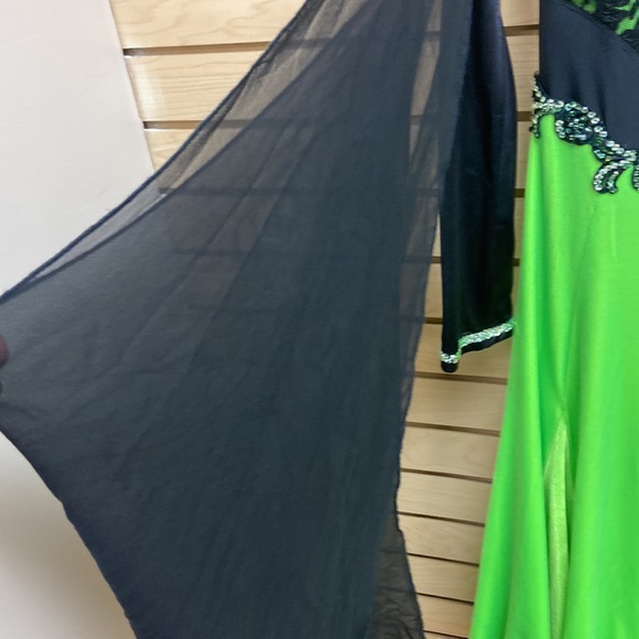 Gorgeous Ballroom Dance Dress Size Small 2-4 - Picture 6 of 11